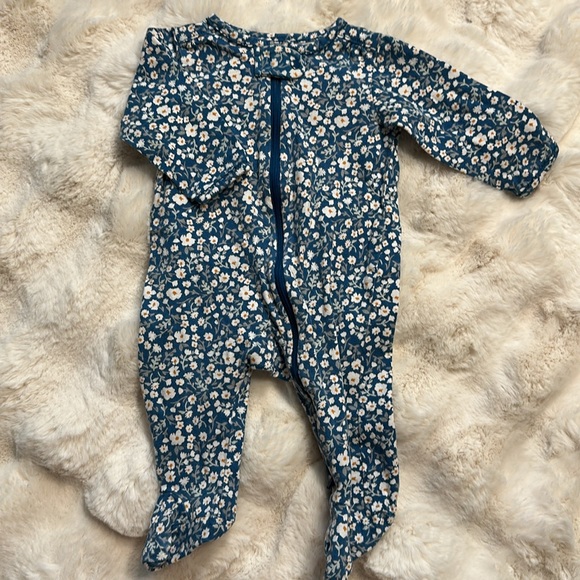 Carter’s Footsies & Onesies Bundle Size 3 Months - Picture 2 of 11